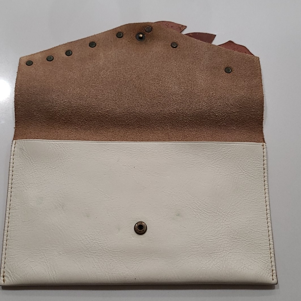 Handbag - Picture 2 of 5